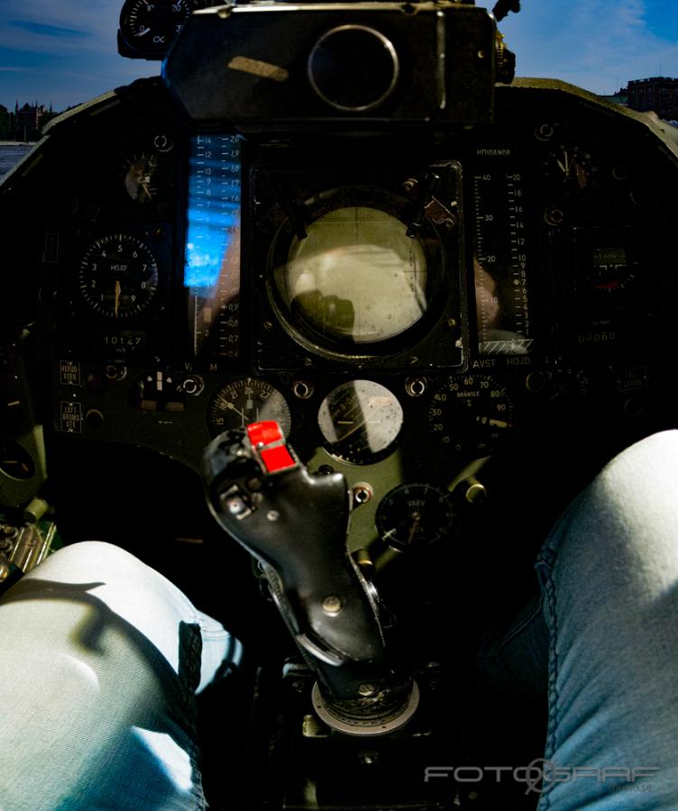 Cockpit Saab 35 Draken Me flying